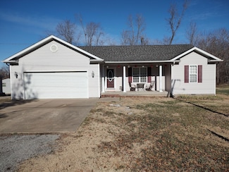 180 W Cherry St, Herrin, IL 62948