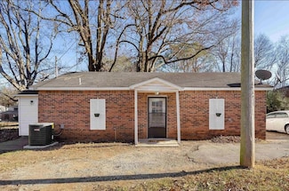 2302 Chisholm Rd, Florence, AL 35630