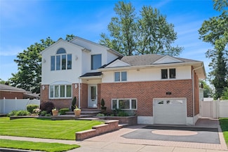 128 Seaman Rd, Jericho, NY 11753