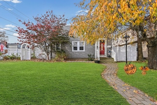 60 Montauk Ave, Merrick, NY 11566