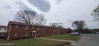 725 Akron Dr, Winston Salem, NC 27105