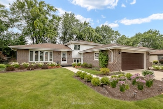 1822 Mcadam Rd, Darien, IL 60561