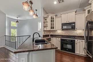 5740 S 21st Place Unit 11, Phoenix, AZ 85040