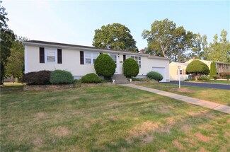 77 Wayne St, Warwick, RI 02889
