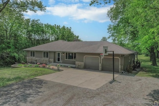 6301 SE Croco Rd, Berryton, KS 66409