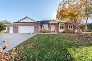 125 Thissen Ct, Mankato, MN 56001