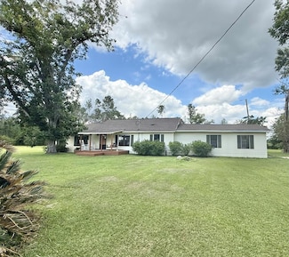 3439 E River Rd, Lumber City, GA 31549