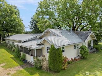518 S 1st St, Pe Ell, WA 98572