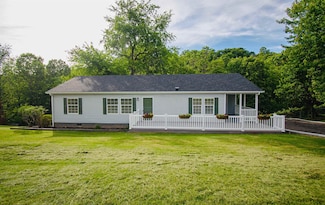 1387 Lakewood Dr, Pulaski, VA 24301