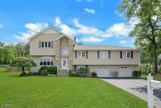 4 Fleetwood Ave, Fairfield, NJ 07004