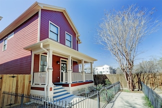 1047 W 16th St, Houston, TX 77008