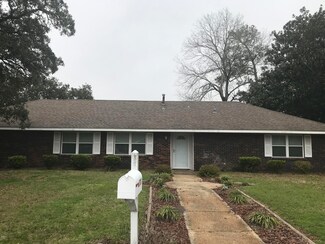 1301 Oakhill Ave, Gulfport, MS 39507