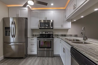 2562 Kings Lake Blvd Unit 102, Naples, FL 34112