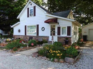 56 W Merrill St, Rossville, IN 46065
