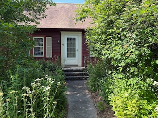 44 Ferrante Ave, Greenfield, MA 01301