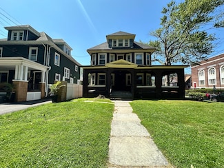 207 Greenfield St, Hartford, CT 06112