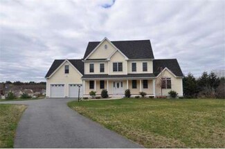 63 Carlisle St, Chelmsford, MA 01824