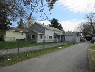 27 Parker St, Gouverneur, NY 13642