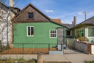 320 11th St NW, Albuquerque, NM 87102