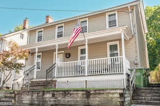 26 Willow Ave, Bloomsbury, NJ 08804
