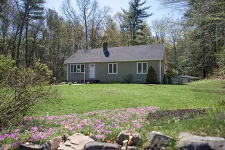 30 Country Rd, East Hampstead, NH 03826