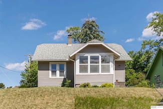 2749 N 48th St, Omaha, NE 68104