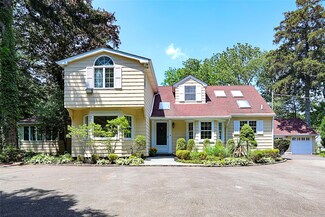 419 Woodbury Rd, Woodbury, NY 11797