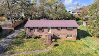 165 Northwest Rd, Hickory, NC 28601