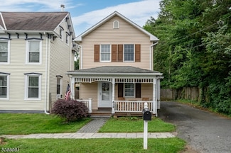 439 Old Main St, Asbury, NJ 08802