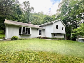 64 Plotts Rd, Newton, NJ 07860