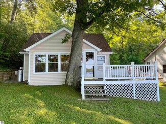 5375 Duggan Dr, Lupton, MI 48635