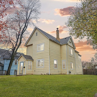 3253 Humboldt Ave N, Minneapolis, MN 55412