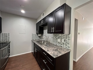 4004 Ridglea Country Club Dr, Fort Worth, TX 76126