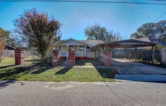 1014 W Hazel St, Benton, AR 72015