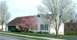 6 Calkins Dr, Reading, PA 19606