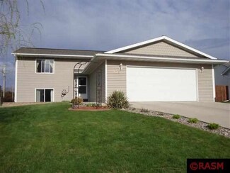 625 E Nathan St, Lake Crystal, MN 56055