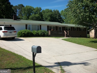 10174 Twin Oaks Dr SW, Covington, GA 30014