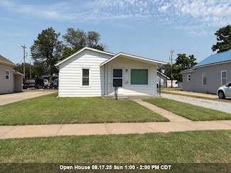 213 E 15th St, Hays, KS 67601