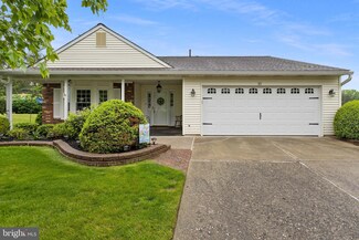 21 Willowwood Ct, Columbus, NJ 08022