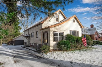 5174 Genesee St, Bowmansville, NY 14026