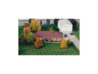 12761 State Route E, Savannah, MO 64485