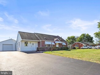 2762 Sunset Ln, York, PA 17408