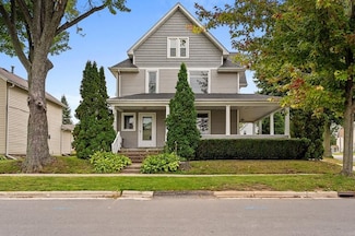 700 Desnoyer St, Kaukauna, WI 54130