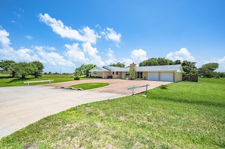 401 E 5th St, Rockport, TX 78382