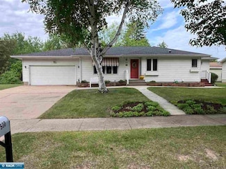 510 Mesabi Dr, Hibbing, MN 55746