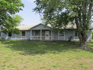 1445 Osborne Rd, Pomona, KS 66076