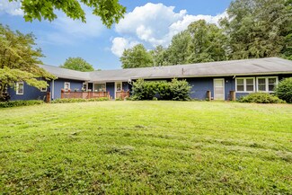8228 Kephart Ln, Berrien Springs, MI 49103