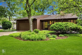 1980 Green Trails Dr, Lisle, IL 60532