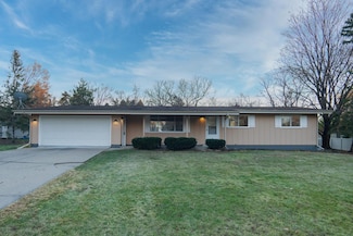 19115 Homestead Cir, Eden Prairie, MN 55346