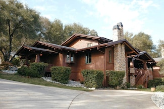 13975 Moss Rock Dr, Auburn, CA 95602